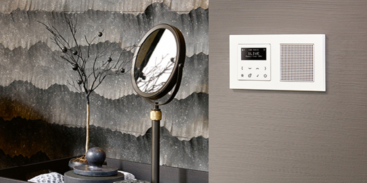 JUNG Smart Radio DAB+ bei Elektro Klube GmbH in Weißenfels