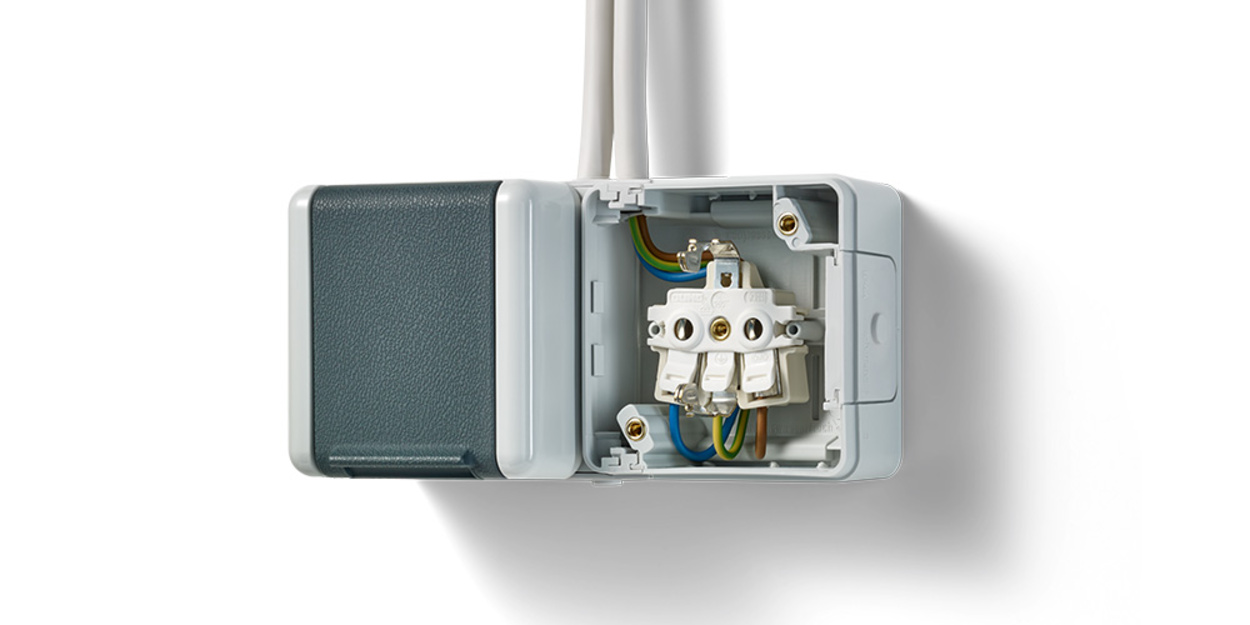 Doppelsteckdose mit Trennsteg bei Elektro Klube GmbH in Weißenfels